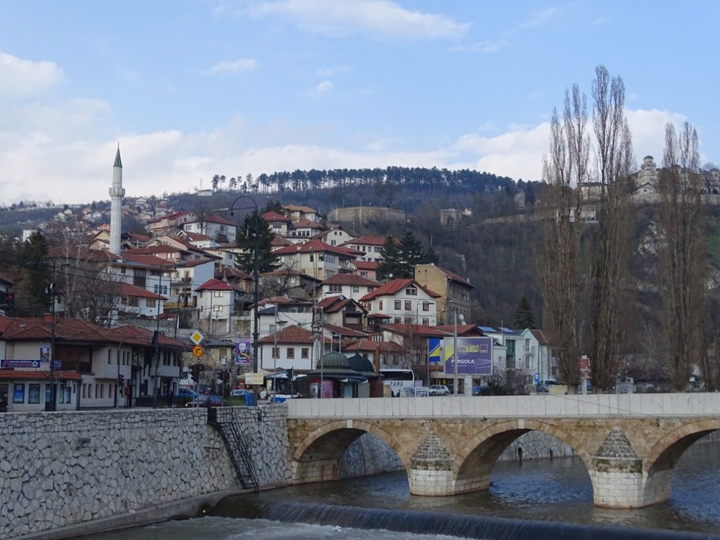Bosnia - Sarajevo - Río Miljacka - Puente Seher-Cehajina