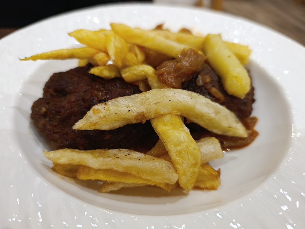 Albania - Berat - Kala - Restaurante Eni - Albóndigas