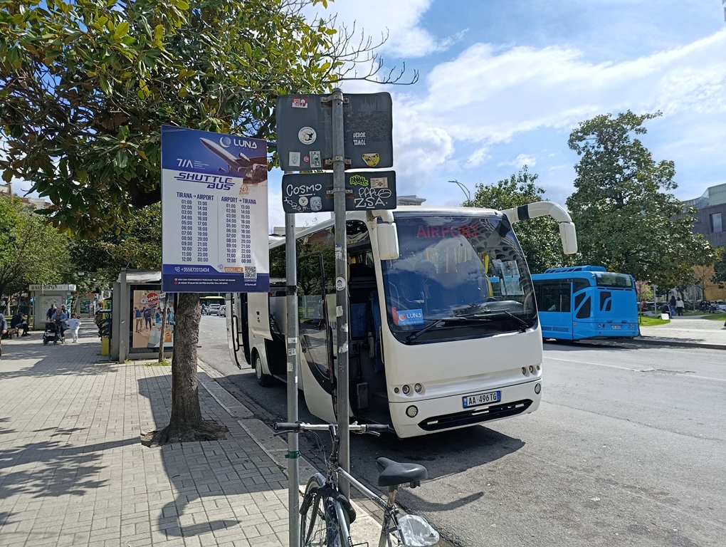 Albania - Tirana - Bus aeropuerto